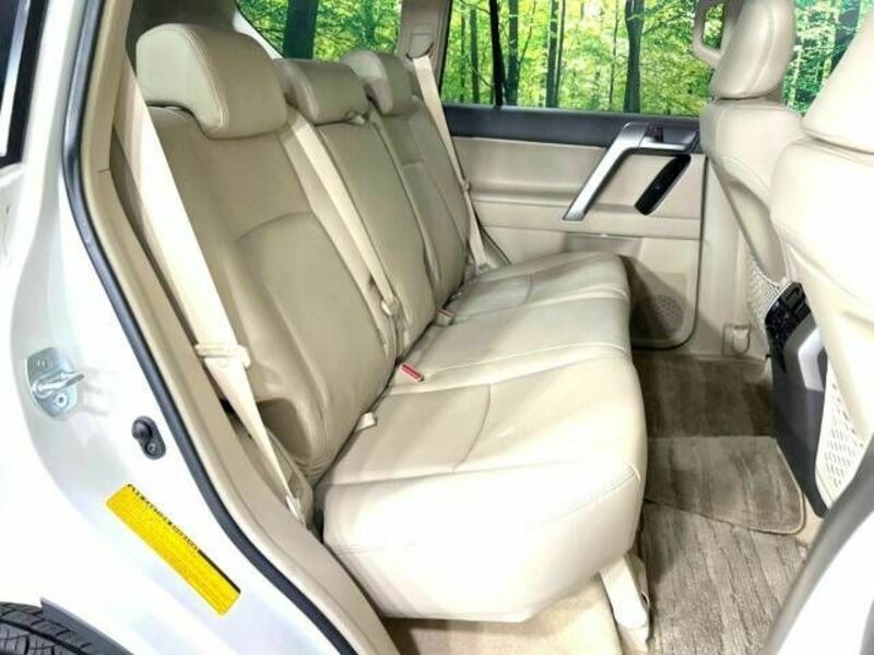 LAND CRUISER PRADO-9