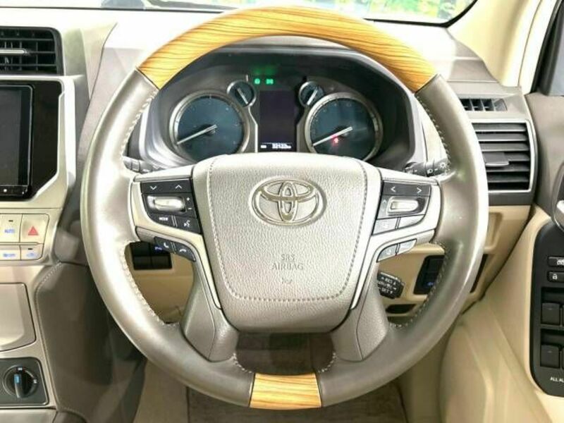 LAND CRUISER PRADO-11