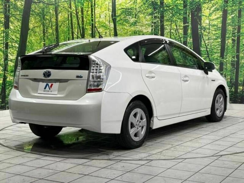 PRIUS-17