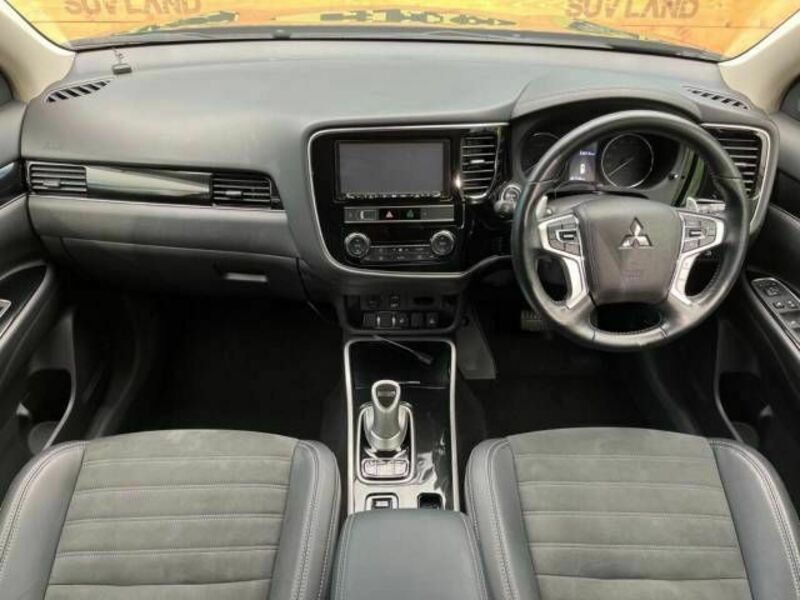 OUTLANDER PHEV-1