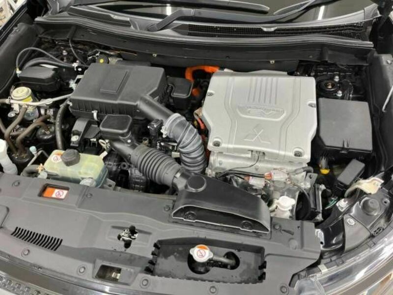 OUTLANDER PHEV-18