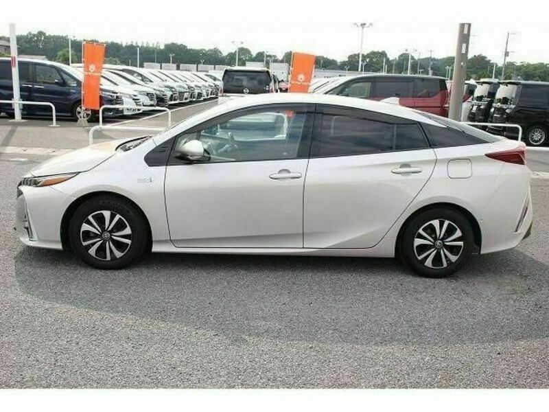 PRIUS PHV