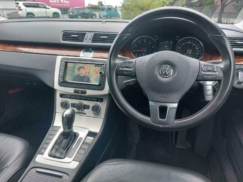 PASSAT VARIANT