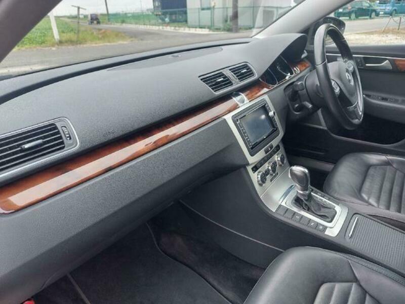 PASSAT VARIANT