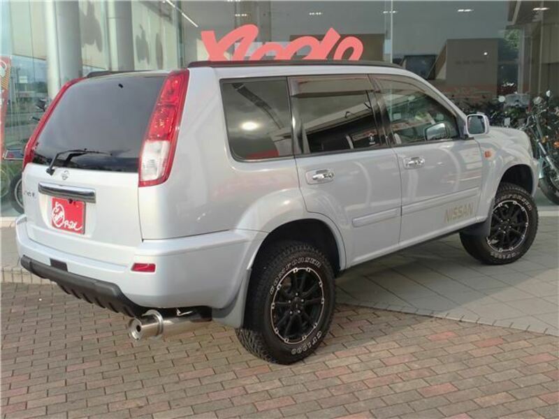 X-TRAIL