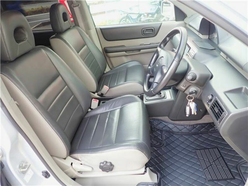 X-TRAIL