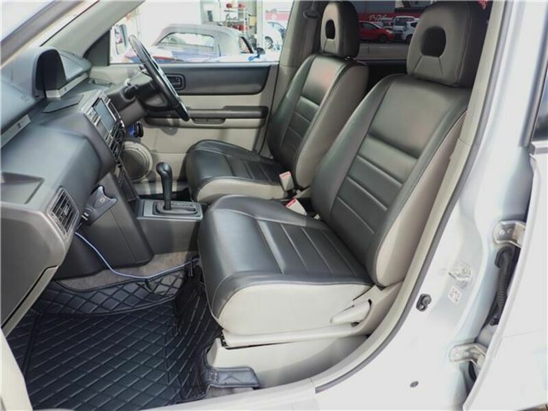 X-TRAIL