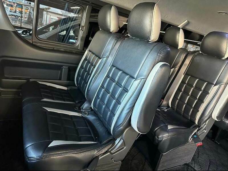 HIACE VAN