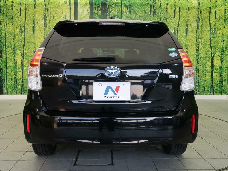 PRIUS ALPHA