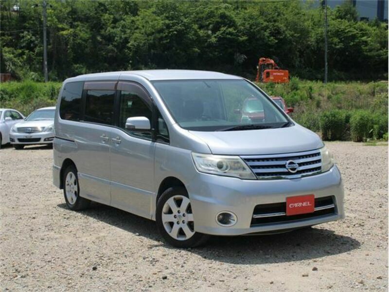 NISSAN　SERENA