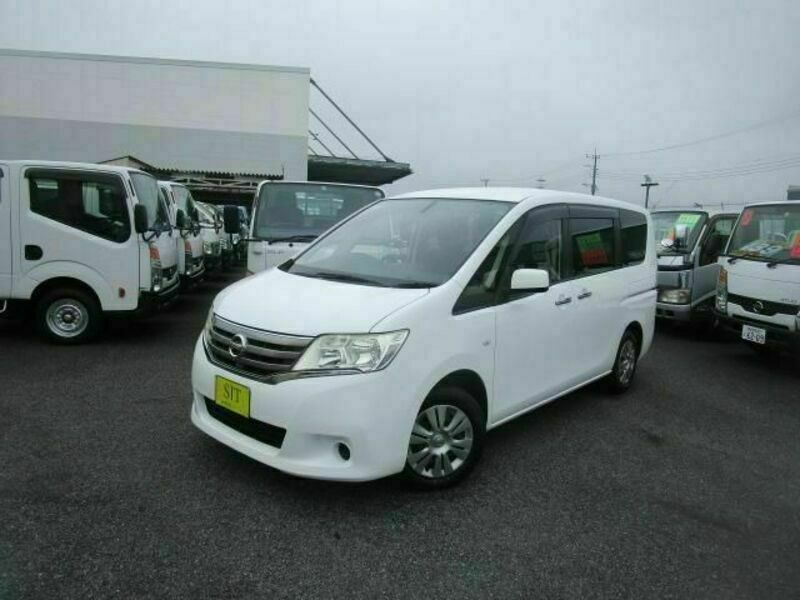 NISSAN　SERENA