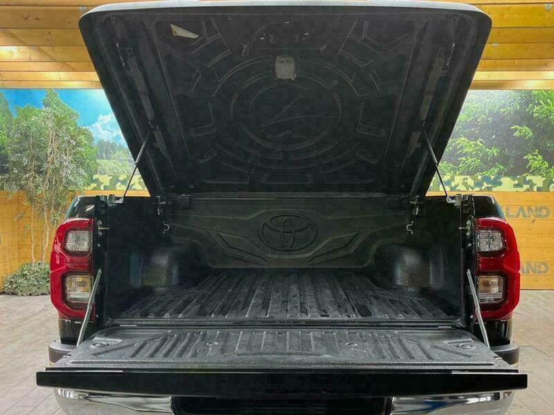 HILUX