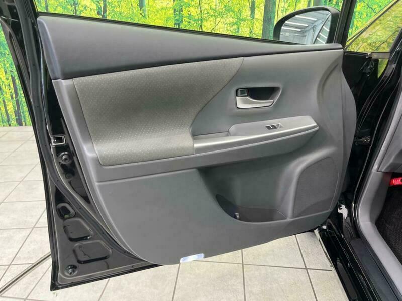 PRIUS ALPHA