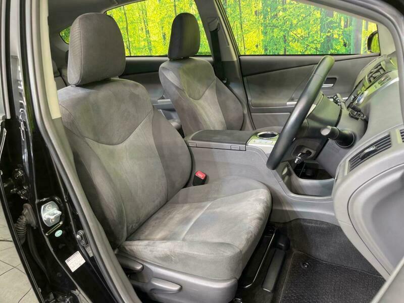 PRIUS ALPHA