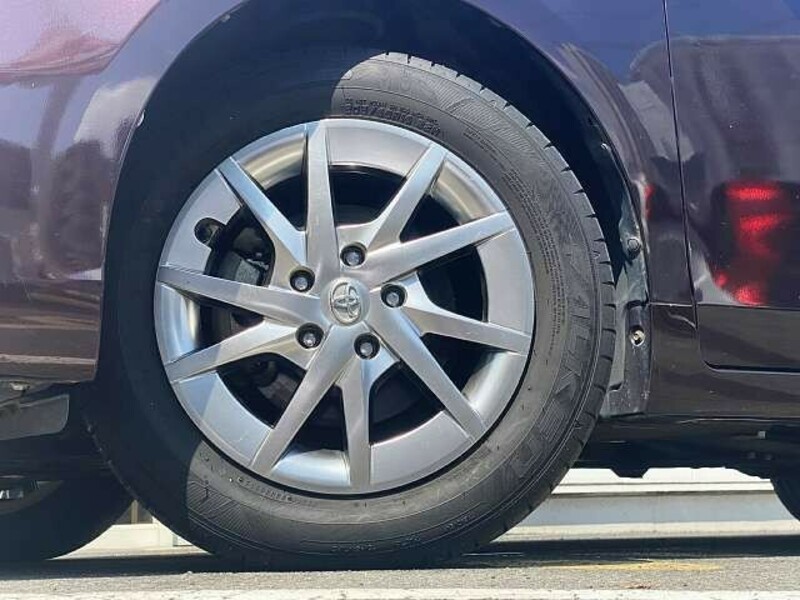 PRIUS ALPHA