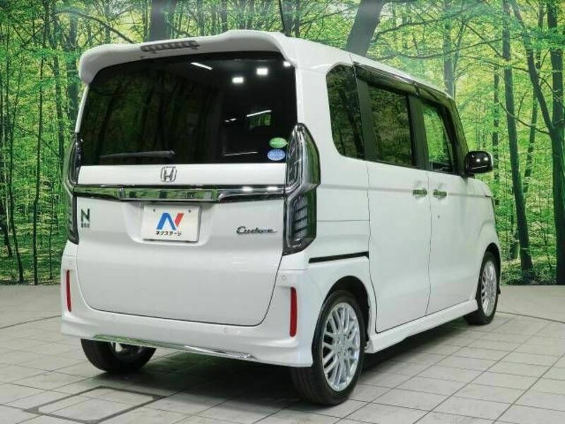 N BOX CUSTOM