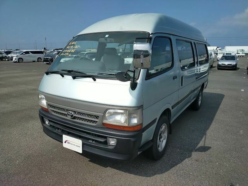 TOYOTA HIACE VAN
