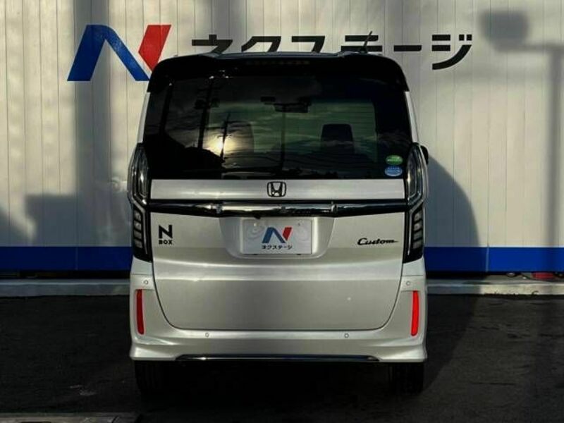 N BOX CUSTOM