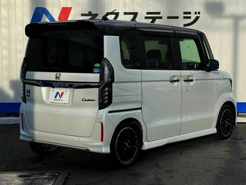 N BOX CUSTOM