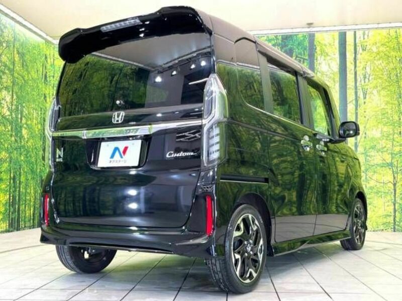 N BOX CUSTOM
