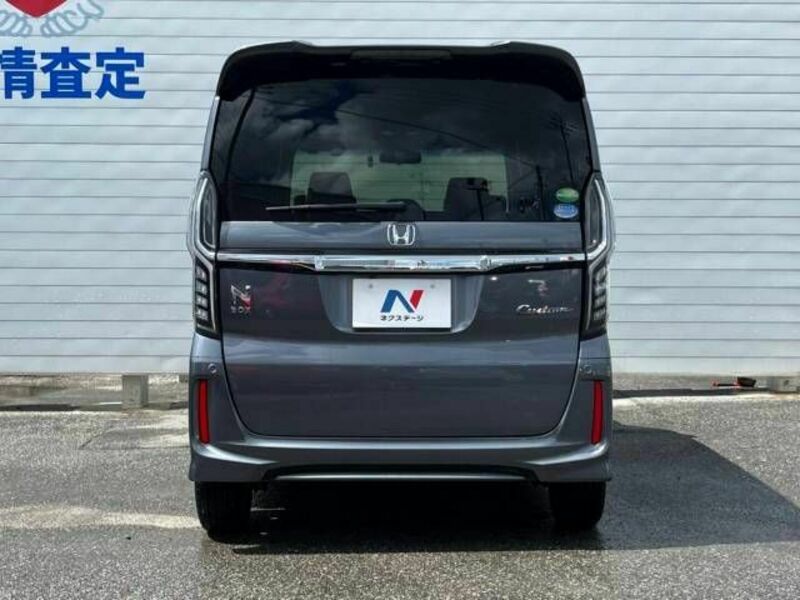 N BOX CUSTOM