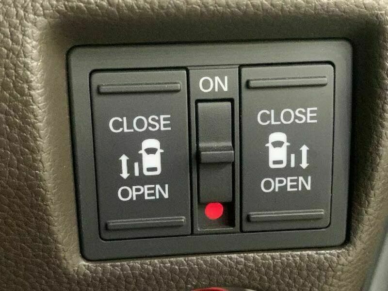 N BOX