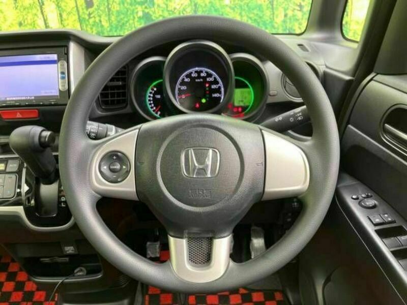 N BOX