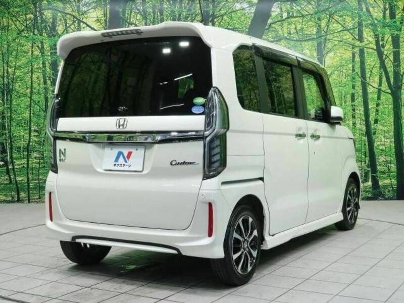N BOX CUSTOM