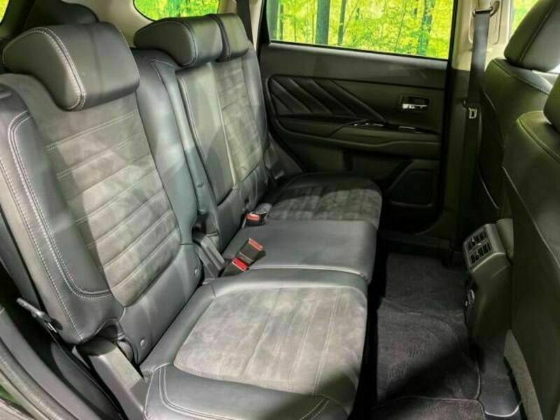 OUTLANDER PHEV