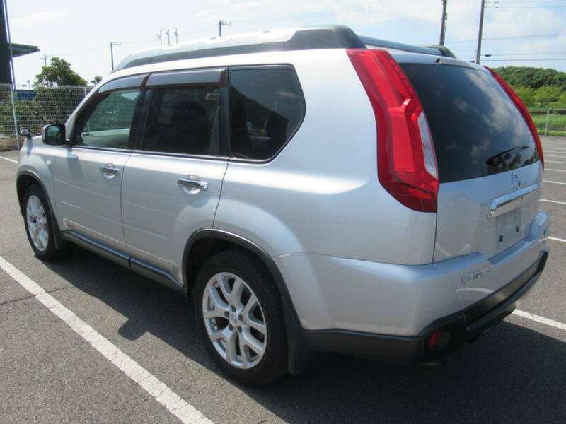 X-TRAIL