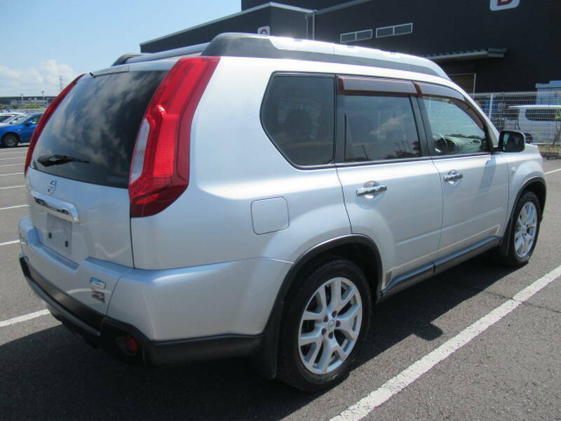 X-TRAIL