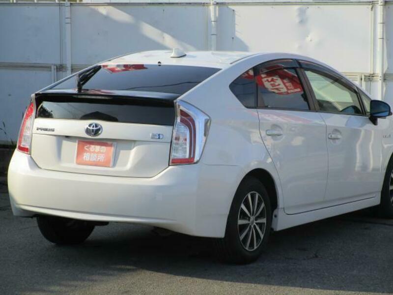 PRIUS-4