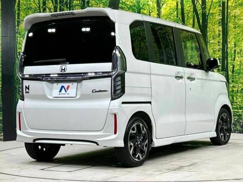 N BOX CUSTOM