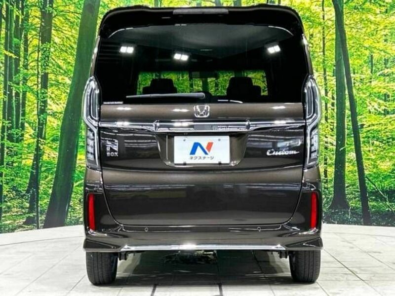 N BOX CUSTOM