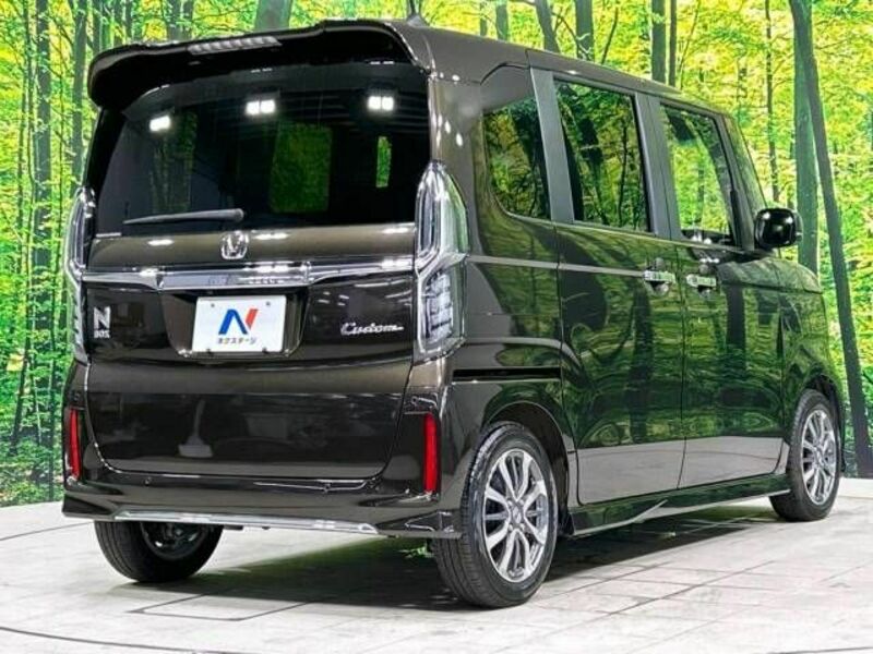 N BOX CUSTOM