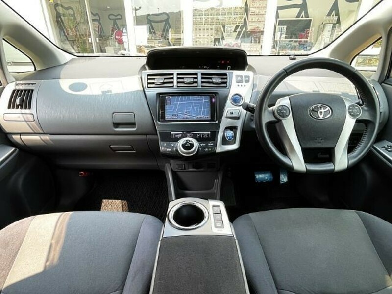 PRIUS ALPHA
