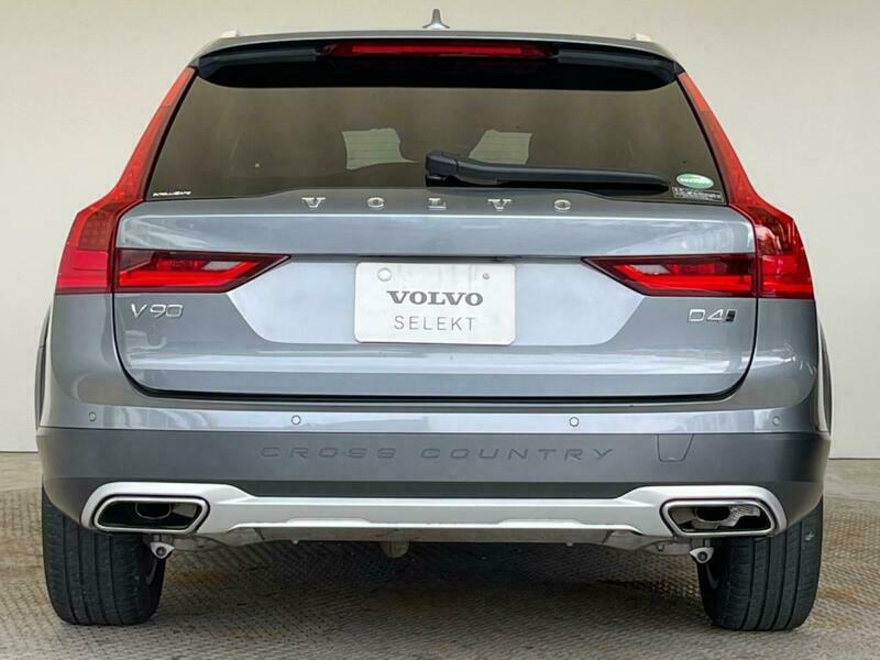 V90