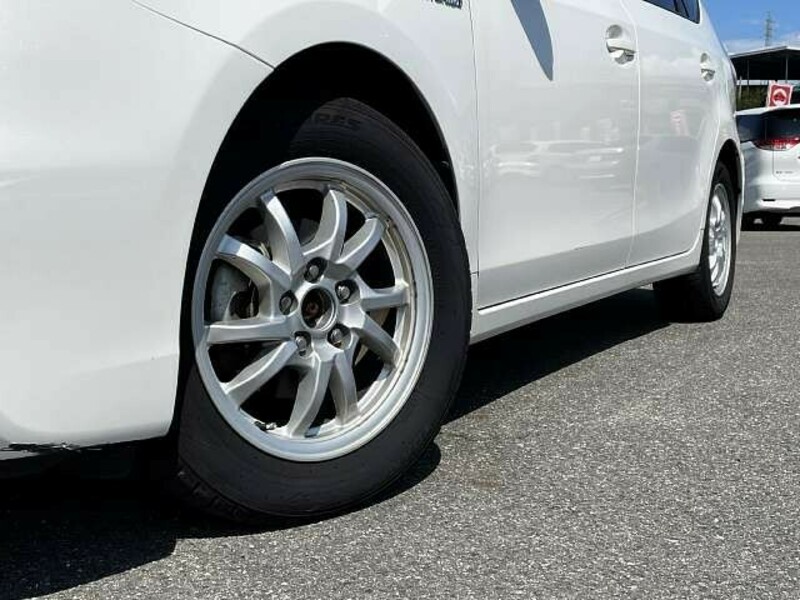 PRIUS ALPHA