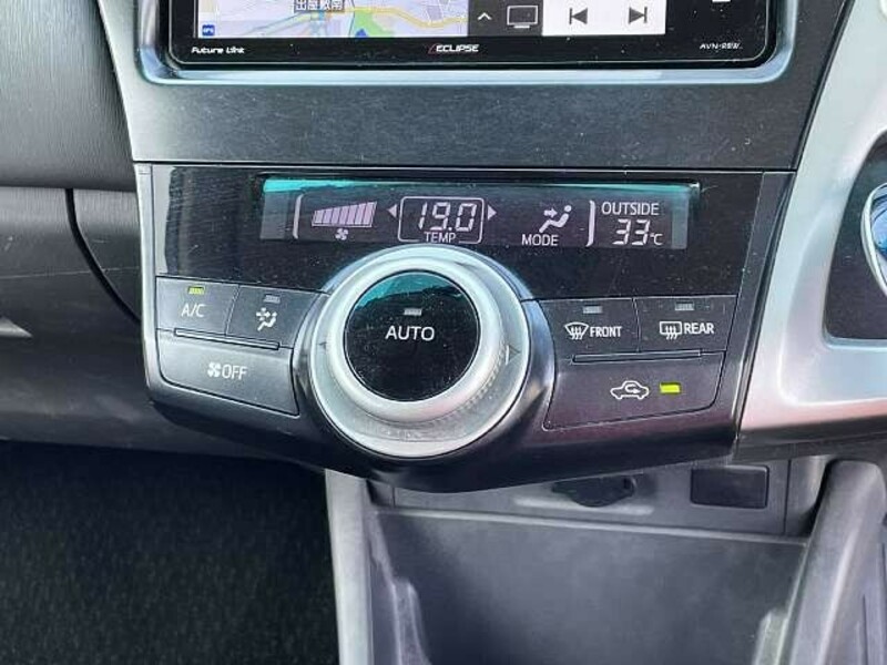 PRIUS ALPHA