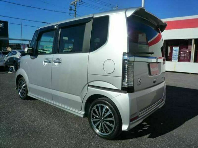 N BOX CUSTOM