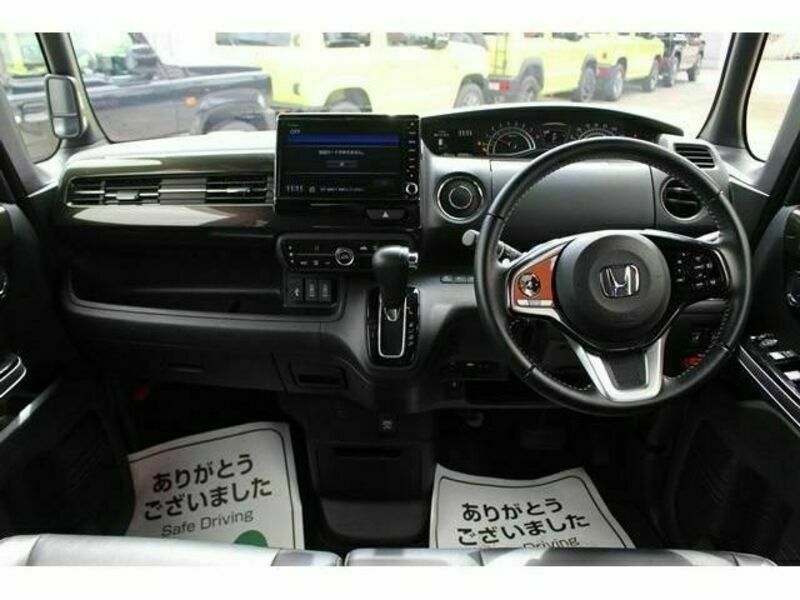 N BOX CUSTOM
