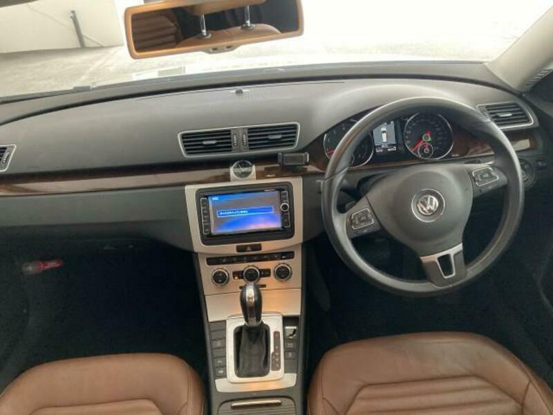PASSAT VARIANT