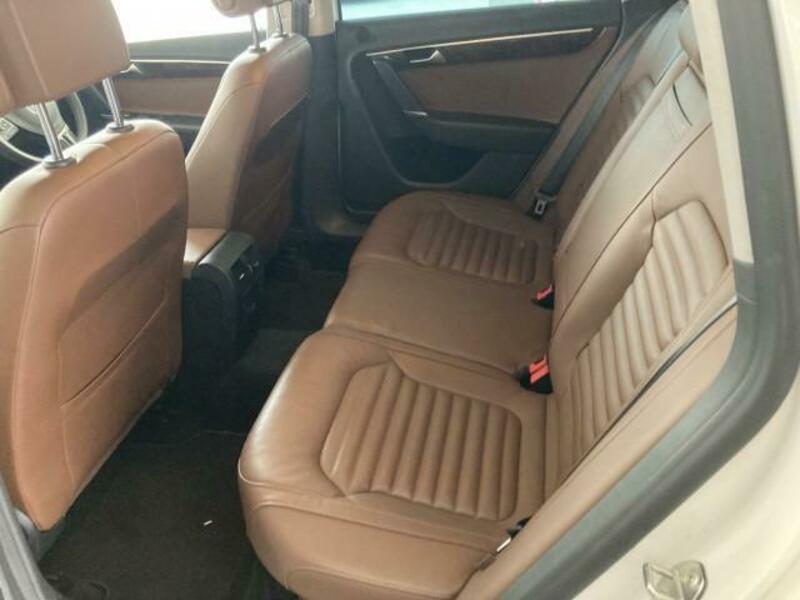 PASSAT VARIANT