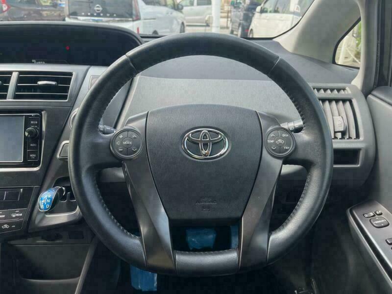 PRIUS ALPHA