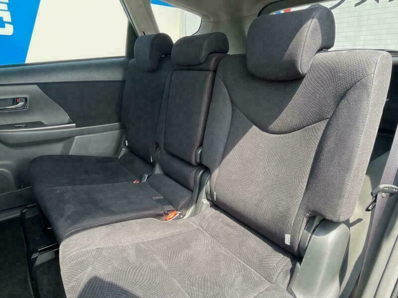 PRIUS ALPHA