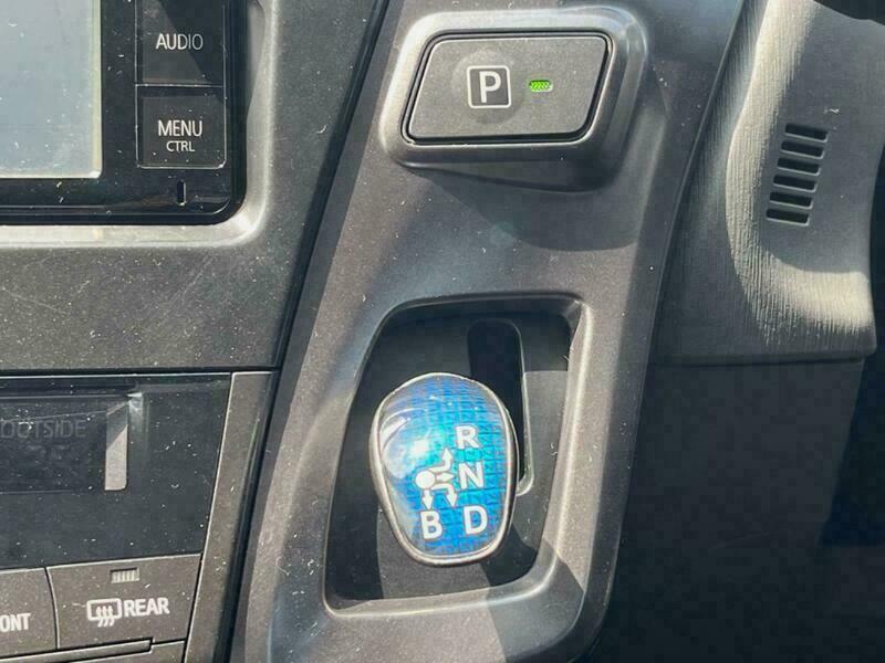 PRIUS ALPHA