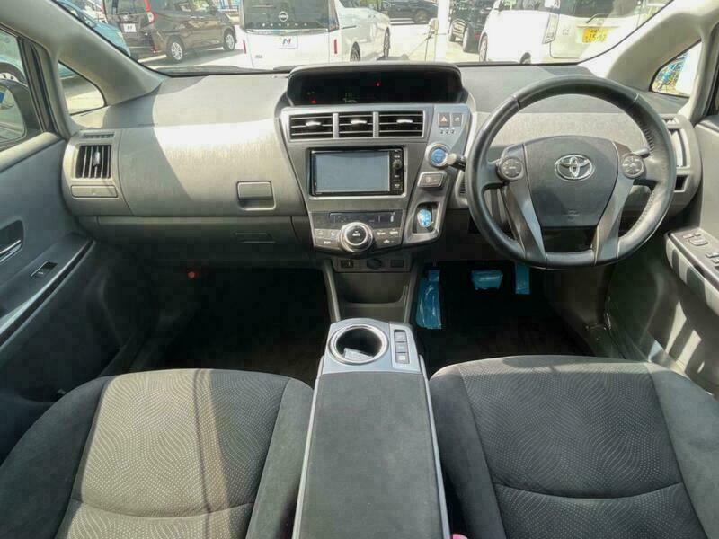 PRIUS ALPHA