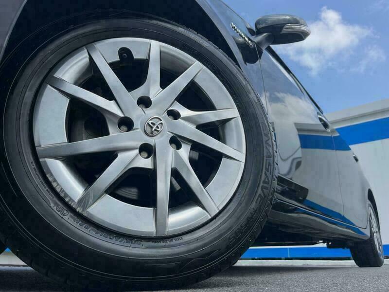 PRIUS ALPHA