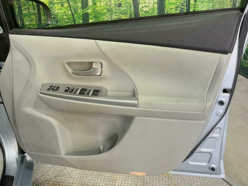 PRIUS ALPHA