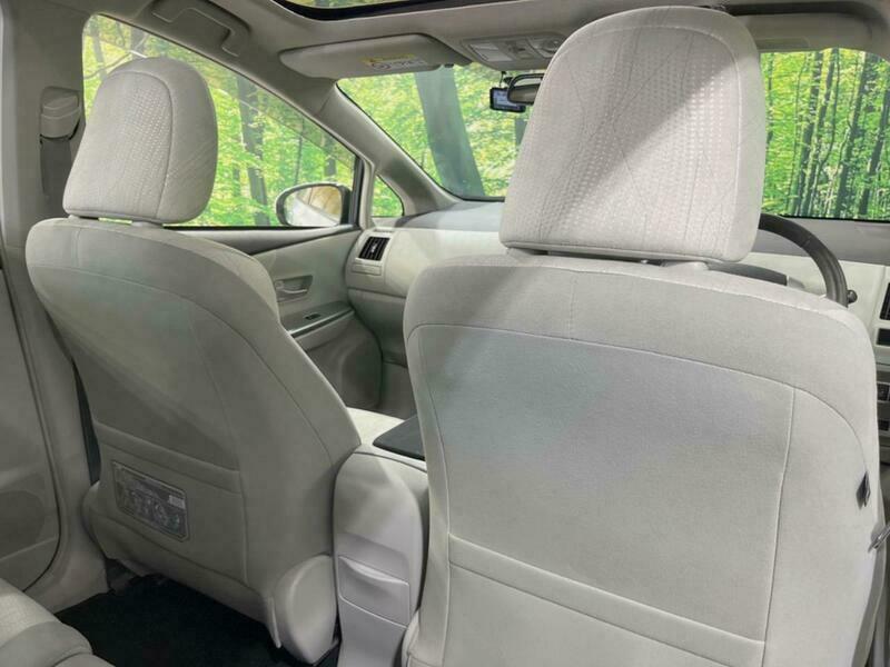 PRIUS ALPHA